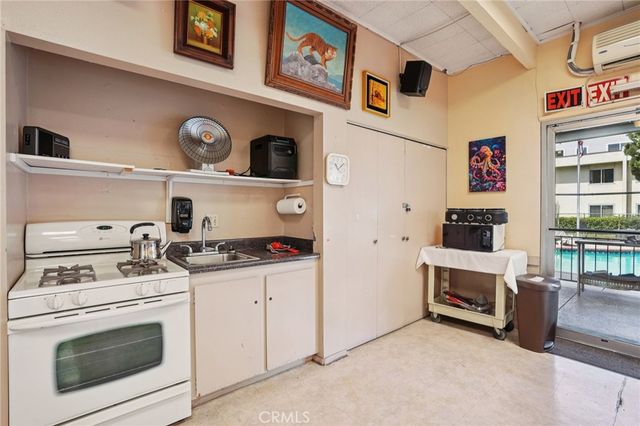 11813 Runnymede Street 27, North Hollywood, CA 91605