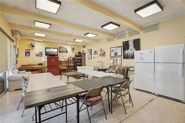 11813 Runnymede Street 27, North Hollywood, CA 91605