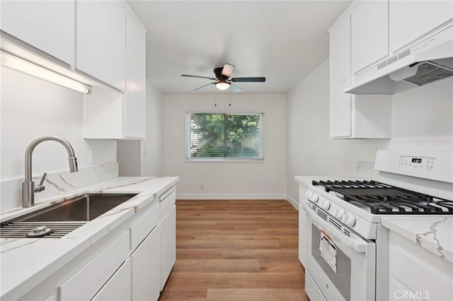 11813 Runnymede Street 27, North Hollywood, CA 91605