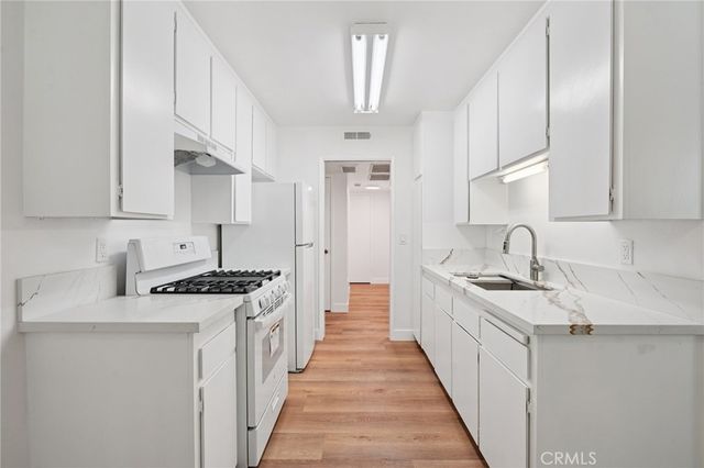11813 Runnymede Street 27, North Hollywood, CA 91605