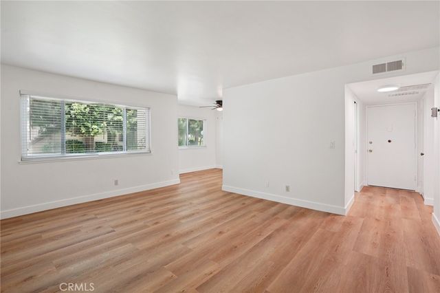 11813 Runnymede Street 27, North Hollywood, CA 91605