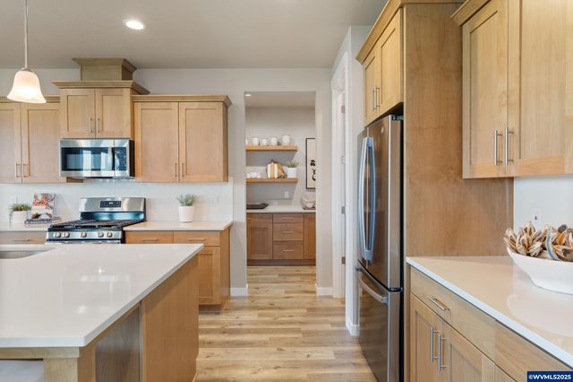 3076 Olympic St, Woodburn, OR 97071