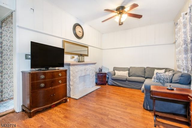 24 Pleasant Ave, Clifton City, NJ 07013