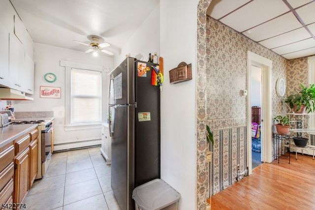 24 Pleasant Ave, Clifton City, NJ 07013