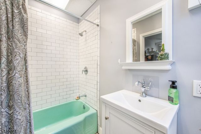 24 Pleasant Ave, Clifton City, NJ 07013
