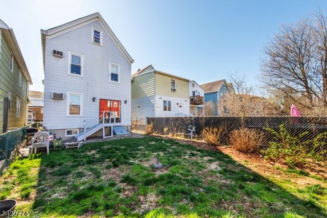 24 Pleasant Ave, Clifton City, NJ 07013