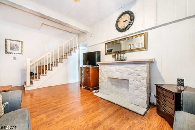 24 Pleasant Ave, Clifton City, NJ 07013