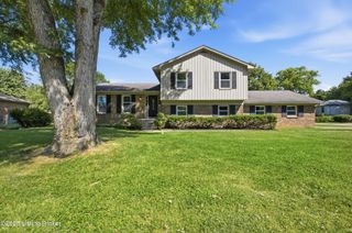 4767 Shenandoah Dr, Louisville, KY 40241