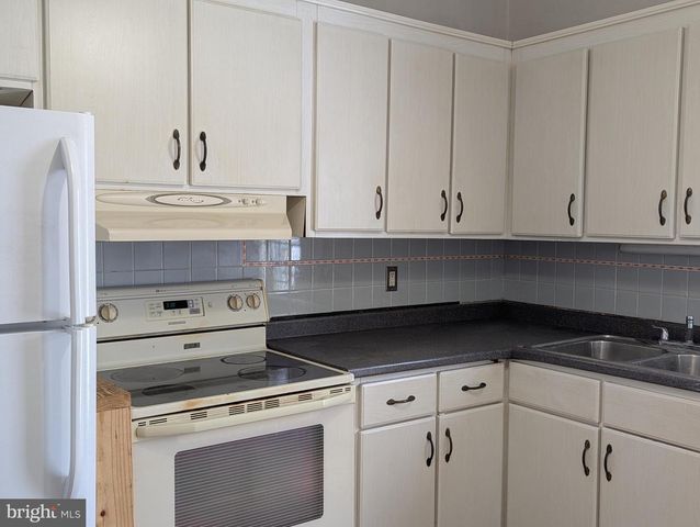 611 W MAIN ST, Lansdale, PA 19446