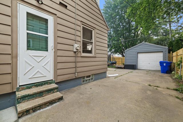 7927 23rd AVENUE, Kenosha, WI 53143