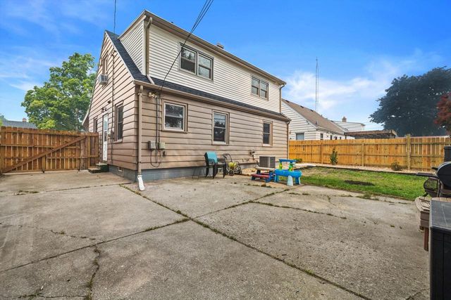 7927 23rd AVENUE, Kenosha, WI 53143