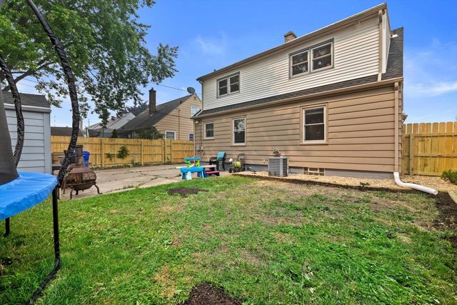 7927 23rd AVENUE, Kenosha, WI 53143