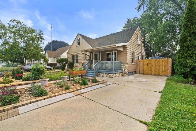 7927 23rd AVENUE, Kenosha, WI 53143