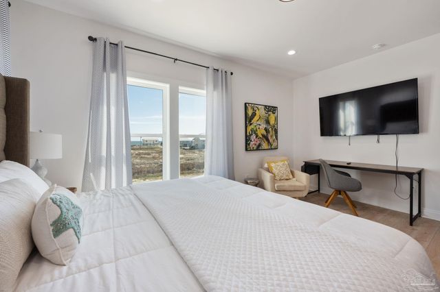 5655 Pizarro Ave, Gulf Shores, AL 36542