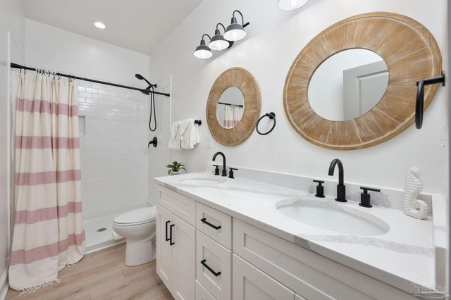 5655 Pizarro Ave, Gulf Shores, AL 36542