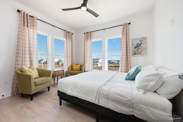 5655 Pizarro Ave, Gulf Shores, AL 36542