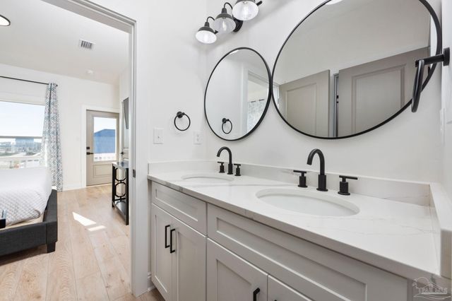 5655 Pizarro Ave, Gulf Shores, AL 36542