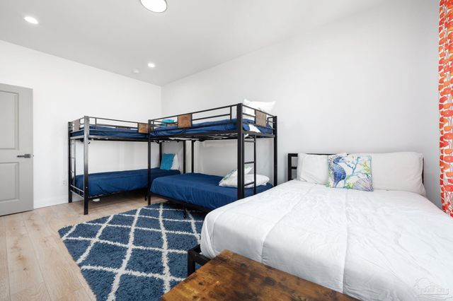 5655 Pizarro Ave, Gulf Shores, AL 36542