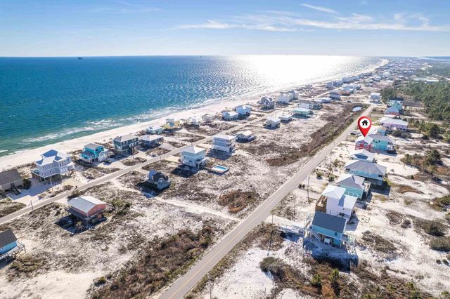 5655 Pizarro Ave, Gulf Shores, AL 36542
