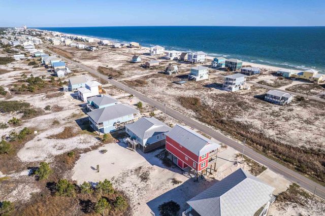 5655 Pizarro Ave, Gulf Shores, AL 36542
