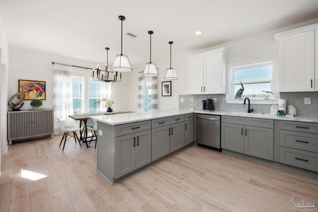 5655 Pizarro Ave, Gulf Shores, AL 36542