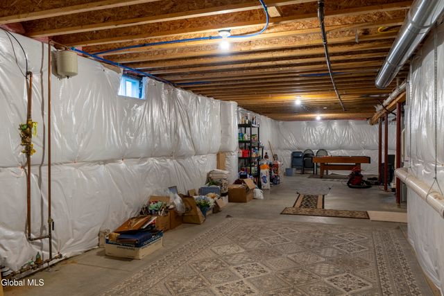 16A Winchester Place, Halfmoon, NY 12118