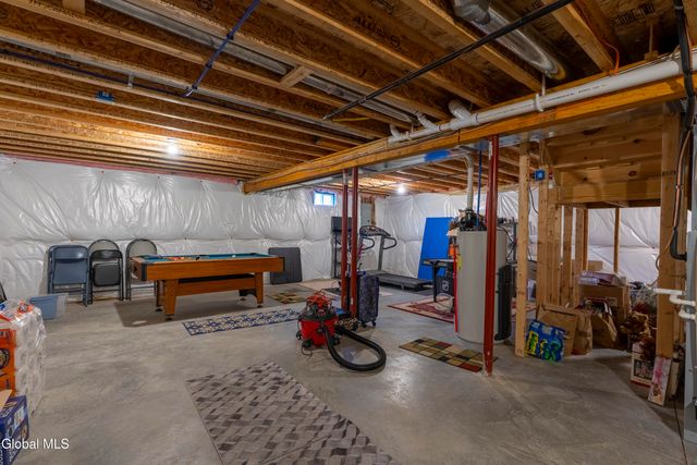 16A Winchester Place, Halfmoon, NY 12118