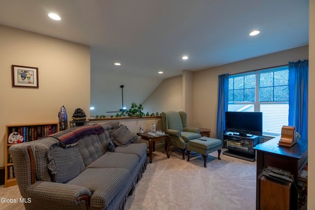 16A Winchester Place, Halfmoon, NY 12118