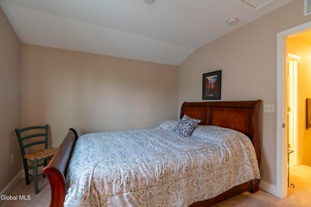 16A Winchester Place, Halfmoon, NY 12118