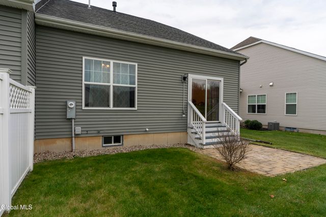 16A Winchester Place, Halfmoon, NY 12118