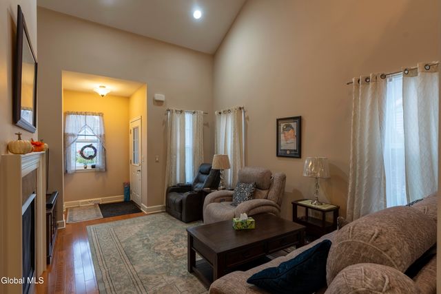 16A Winchester Place, Halfmoon, NY 12118