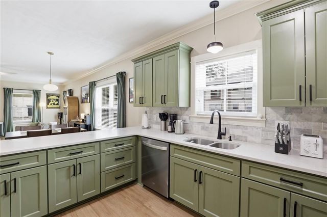 811 NW 3RD AVENUE, Gainesville, FL 32601