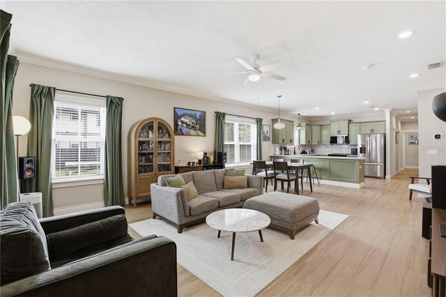 811 NW 3RD AVENUE, Gainesville, FL 32601