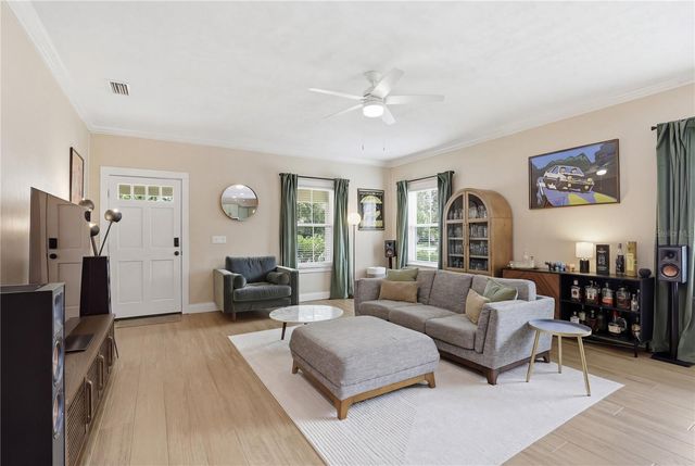 811 NW 3RD AVENUE, Gainesville, FL 32601