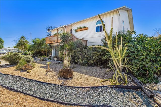 3531 Sea Holly LN, St James City, FL 33956