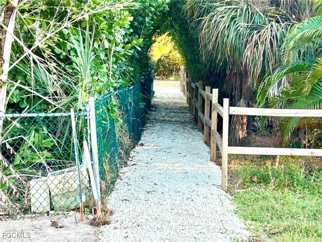 3531 Sea Holly LN, St James City, FL 33956