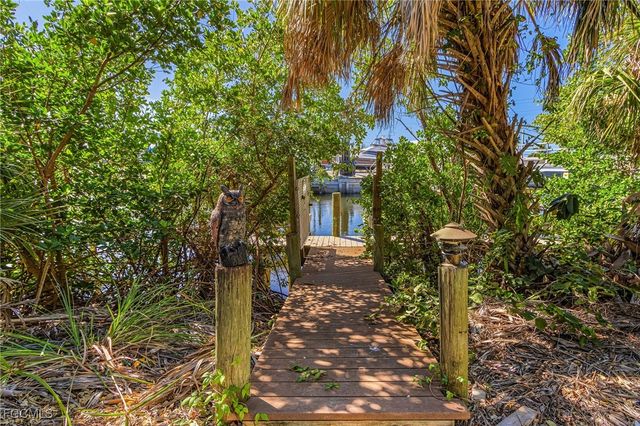 3531 Sea Holly LN, St James City, FL 33956