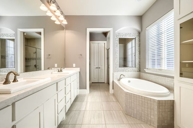 1224 Damsel Grey Trail, Lewisville, TX 75056