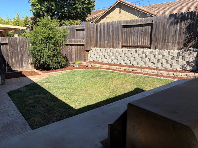 1608 Avondale Dr, Roseville, CA 95747