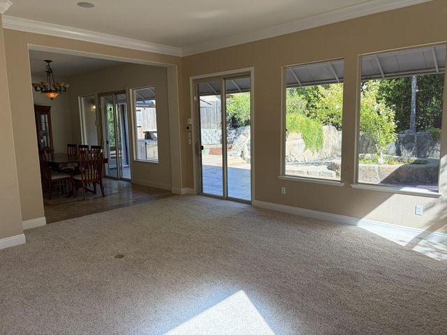 1608 Avondale Dr, Roseville, CA 95747