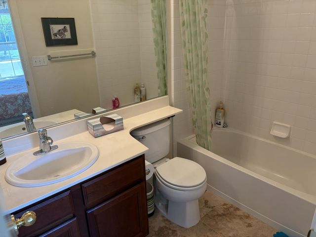 1608 Avondale Dr, Roseville, CA 95747