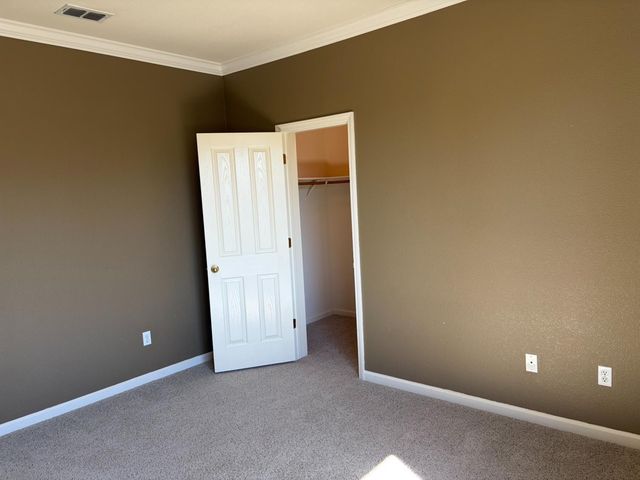 1608 Avondale Dr, Roseville, CA 95747