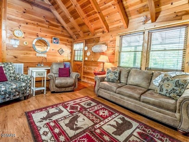 667 Kings Hills Boulevard, Pigeon Forge, TN 37863