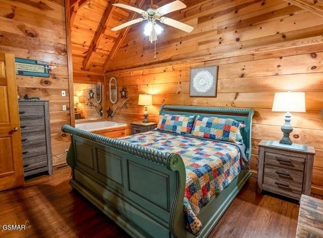 667 Kings Hills Boulevard, Pigeon Forge, TN 37863