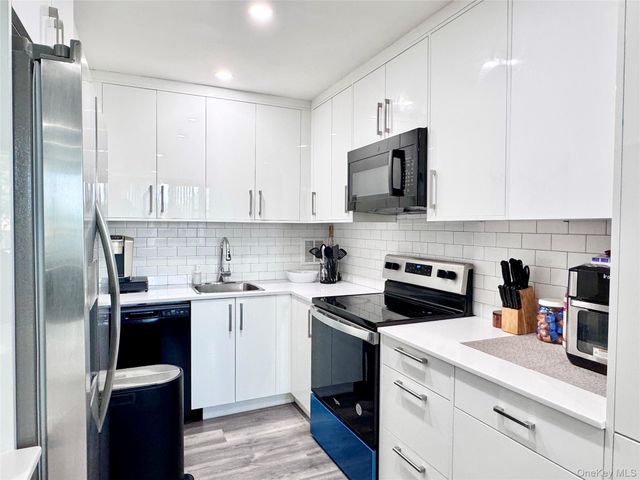 10-21 162 Street 5D, Beechhurst, NY 11357