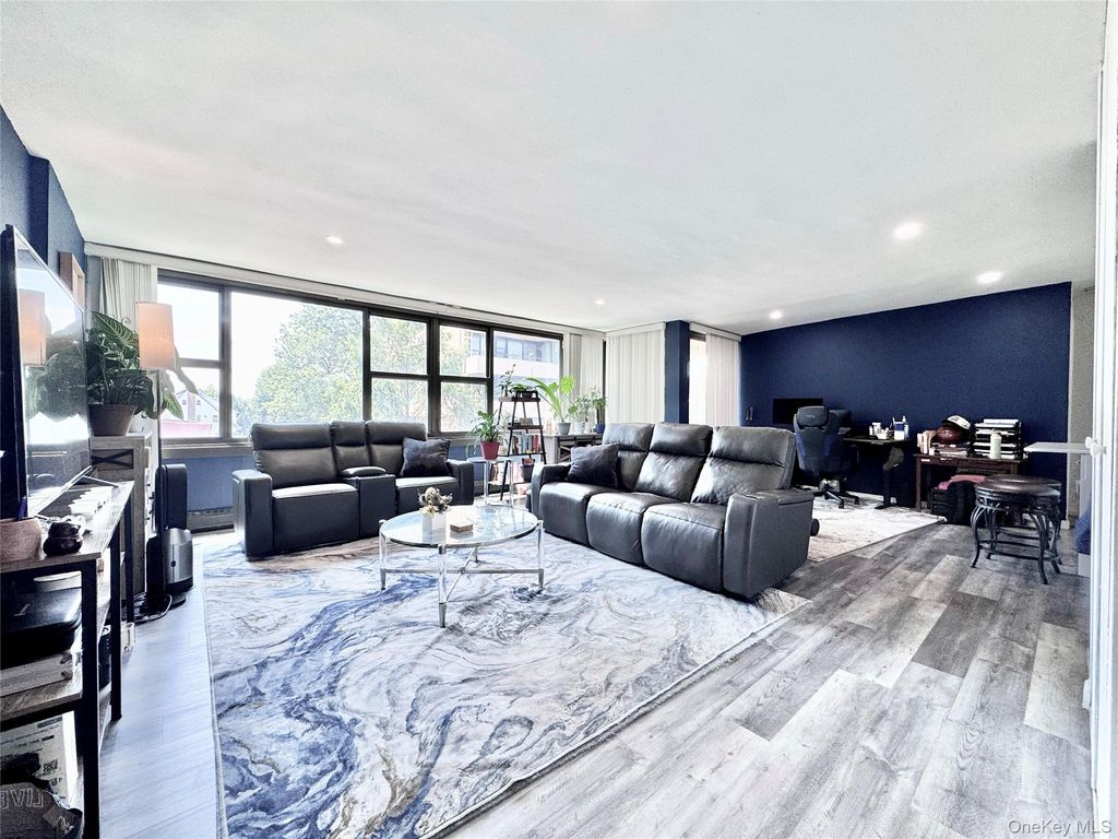 10-21 162 Street 5D, Beechhurst, NY 11357