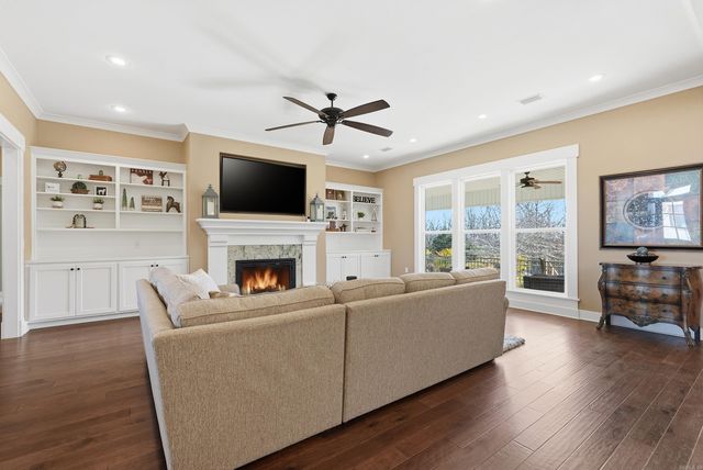 8 Persimmon Ridge Drive, Greenbrier, AR 72058