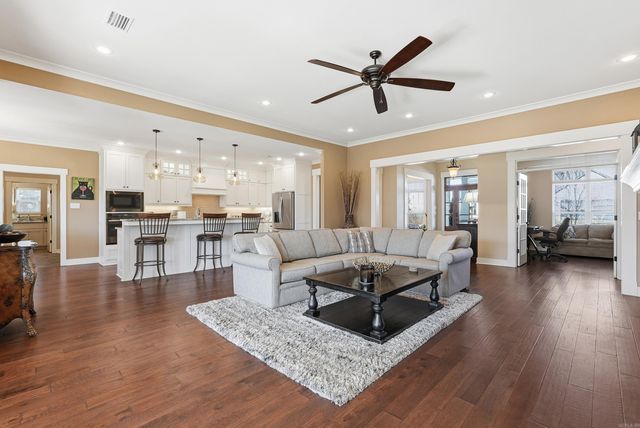 8 Persimmon Ridge Drive, Greenbrier, AR 72058