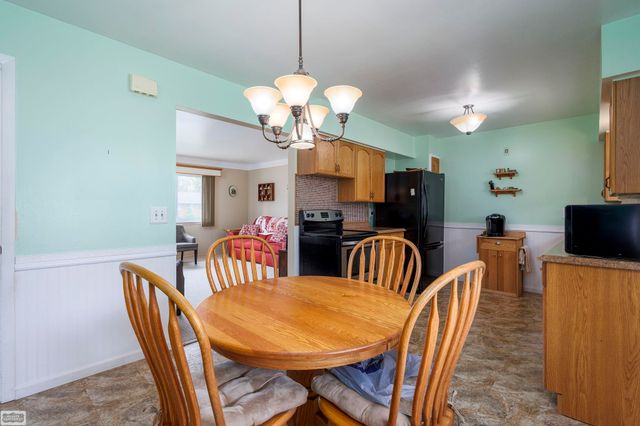 16996 Grettel Avenue, Fraser, MI 48026