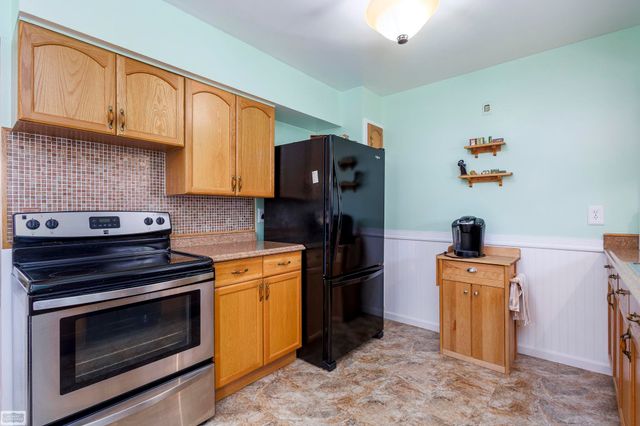 16996 Grettel Avenue, Fraser, MI 48026